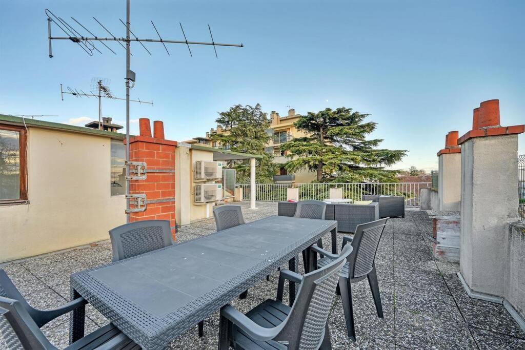 The Rooftop - Ac Clim - Wi-Fi - Parking Gratuit Dans La Rue Avignone Esterno foto